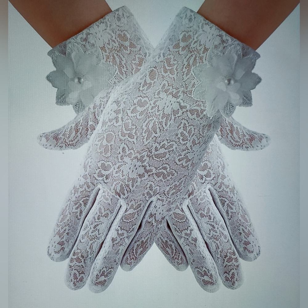 NEW! Vintage White Lace Gloves OS